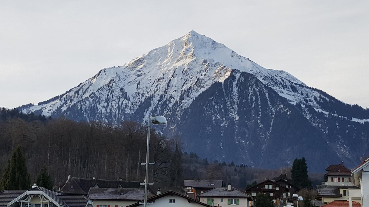 Attika Wohnung Spiez Exterior foto